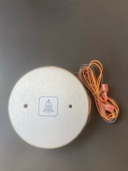 Vandaalbestendige electronische douche inbouw